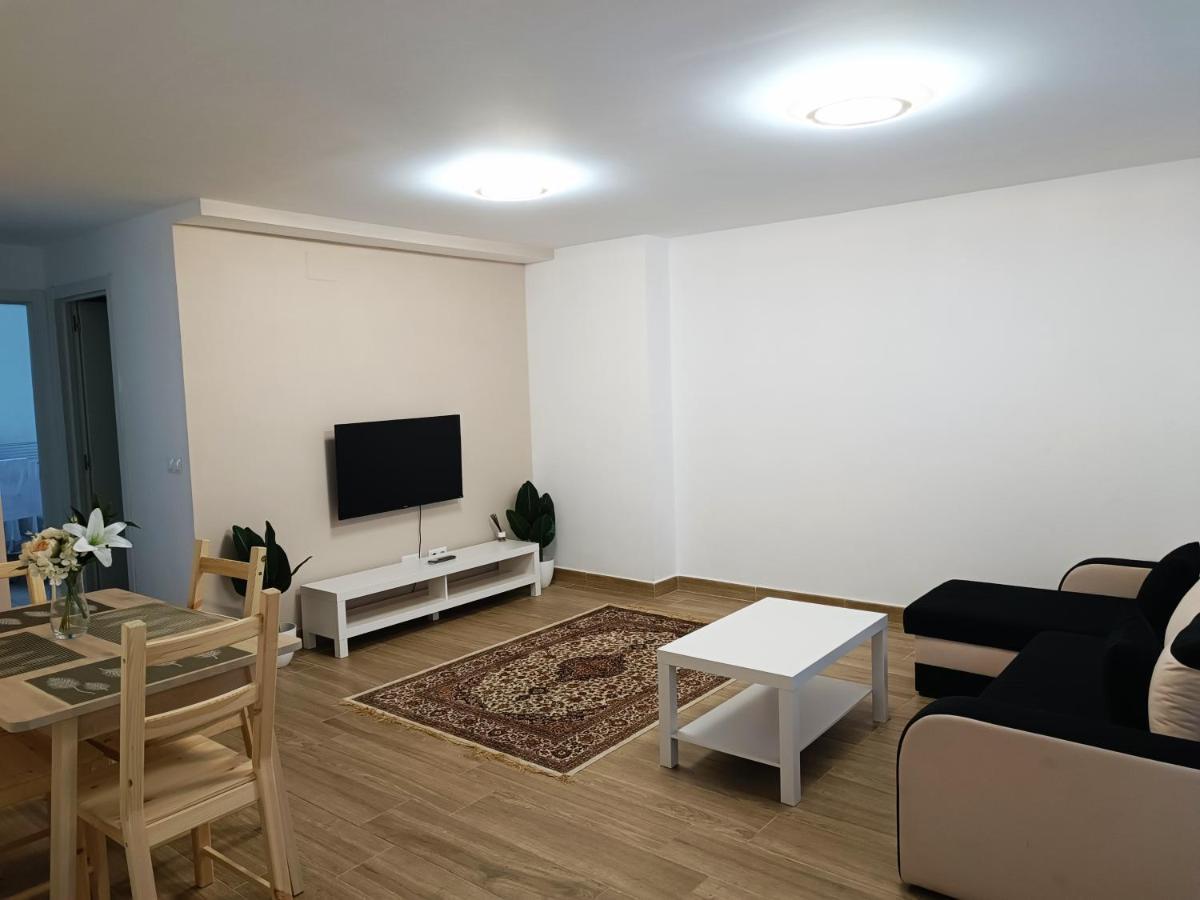 Baj - Apartamentos En Playa Bajondillo, 토레몰리노스 외부 사진